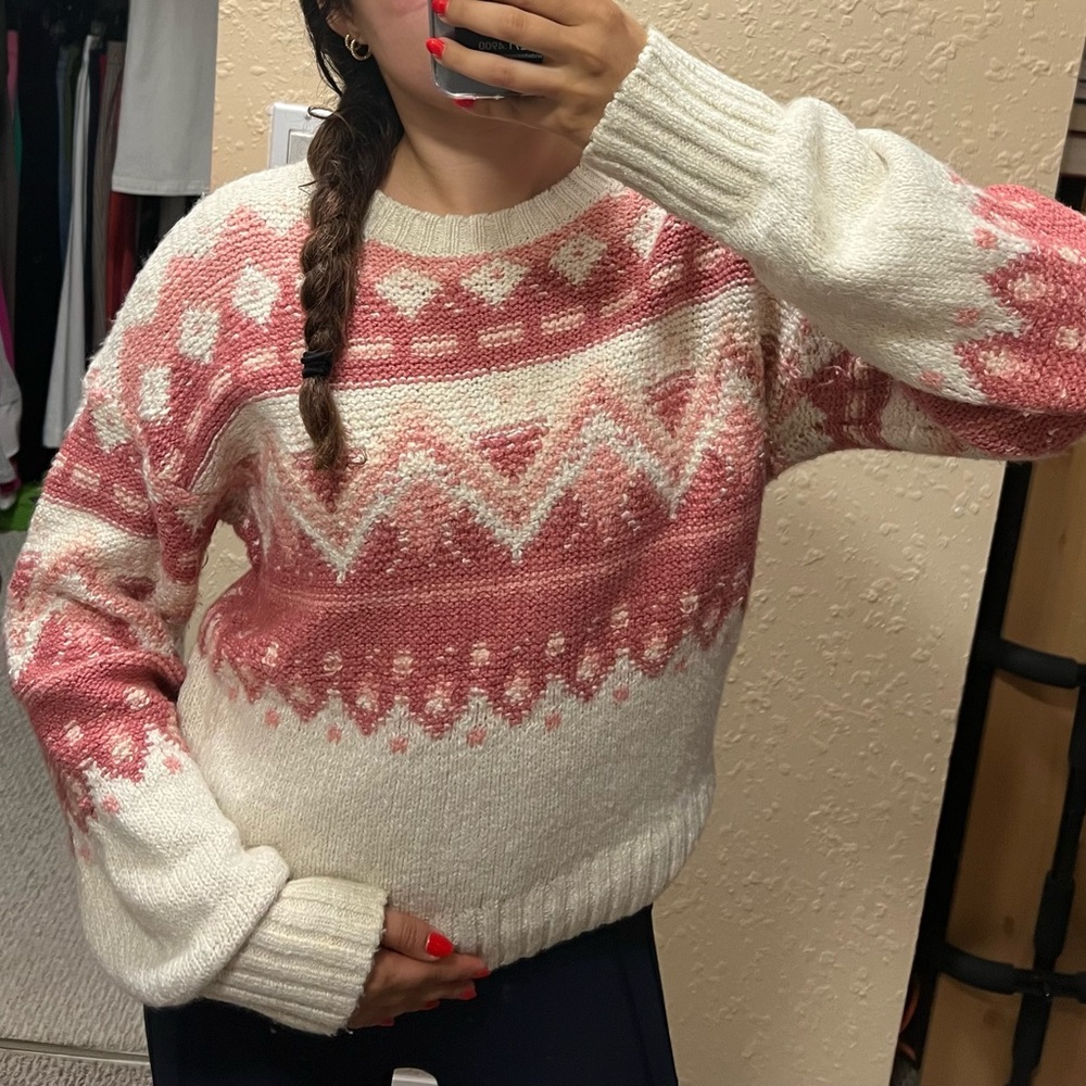Abercrombie Pink and Cream Patterned Sweater